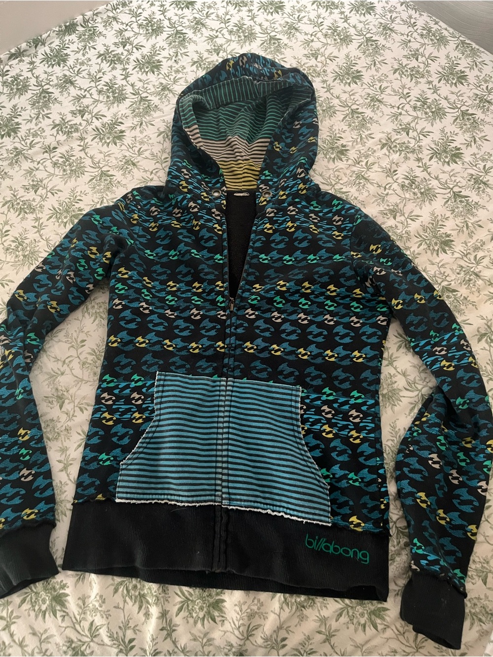 Billabong patterned zipup hoodie